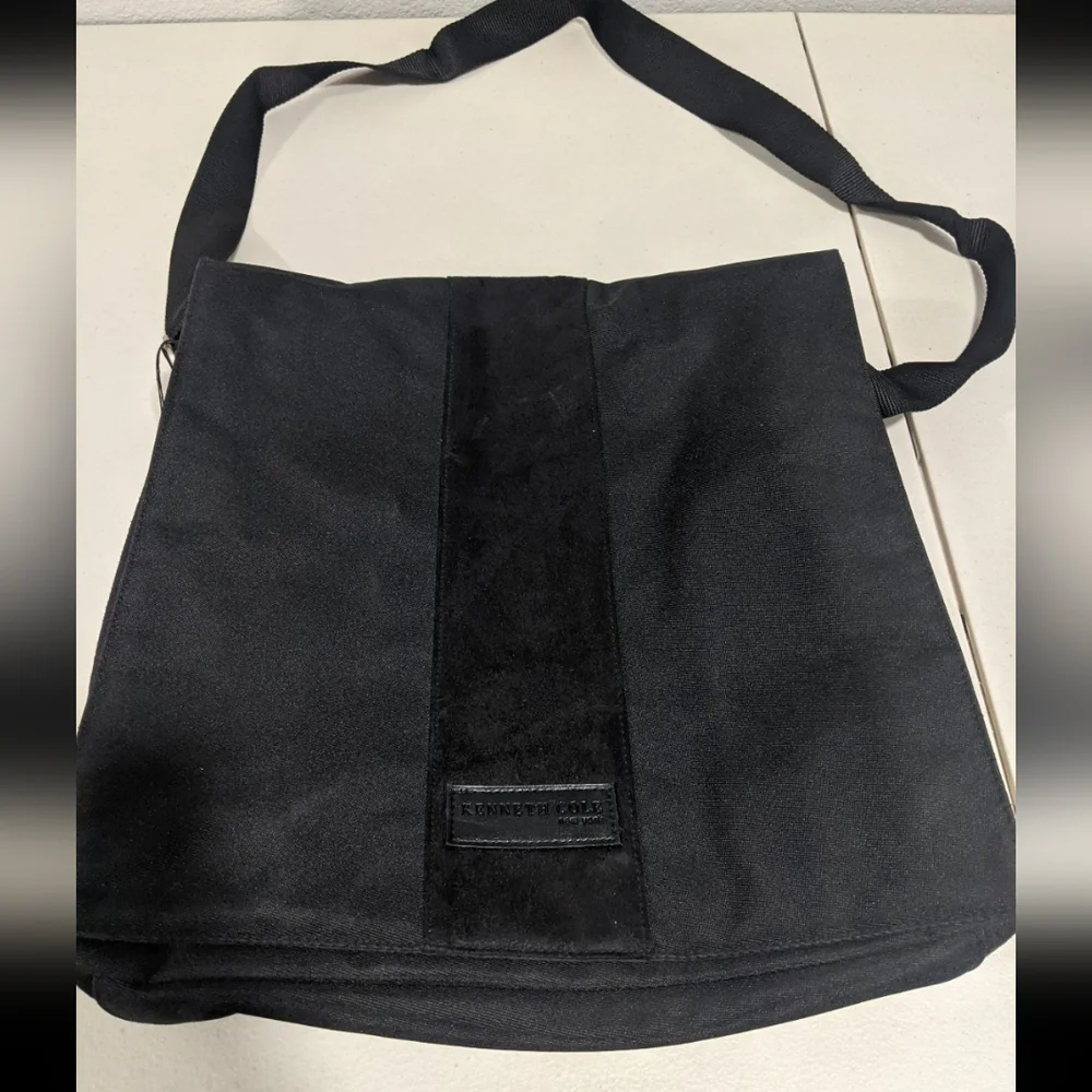 Vintage Rare Black Laptop Messenger Shoulder Bag Crossbody Book Bag Gift Fashion